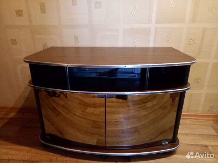 Тумба под телевизор