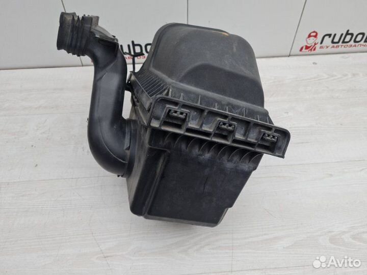 Корпус воздушного фильтра Ford Explorer U502