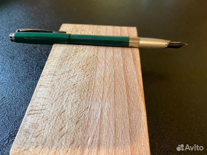 Перьевая ручка pelikan