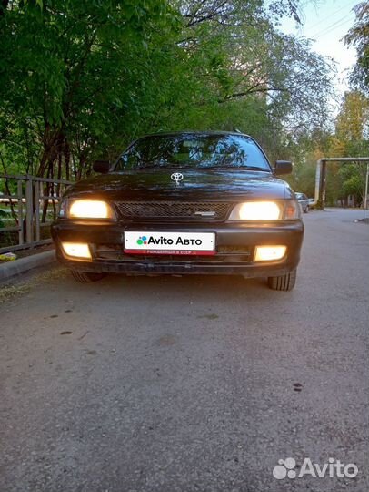 Toyota Corolla 1.5 AT, 1999, 306 000 км