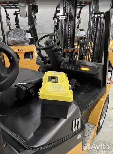 Вилочный погрузчик UN Forklift FD25, 2024