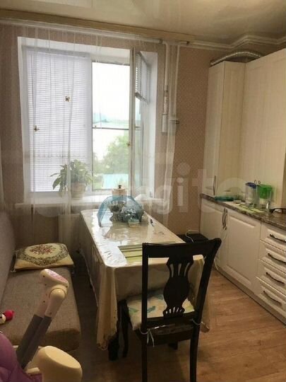 2-к. квартира, 65 м², 4/10 эт.