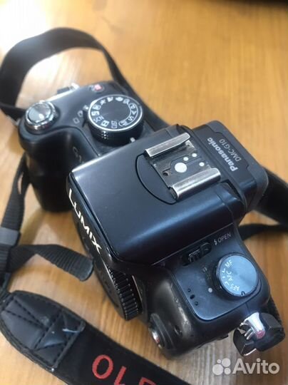 Panasonic Lumix DMC-G10 + Kit 14-42mm f/3.5-5.6