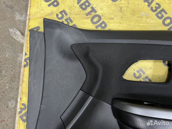 Обшивка двери передней правой Kia Rio 3