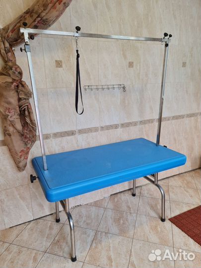 Стол для груминга с пластиковой столешницей