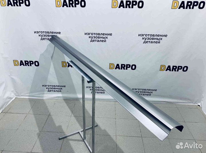 Пороги для Toyota Auris 2006-2012 (E150)