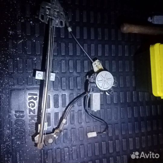 Стекло подъемник ваз 2114