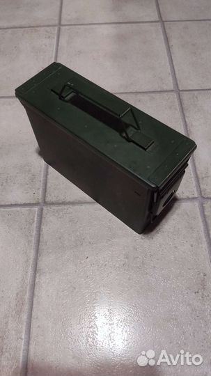 Металлический ящик под патроны