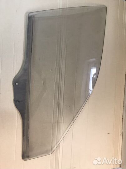 Стекло передней правой двери Mazda Xedos 6