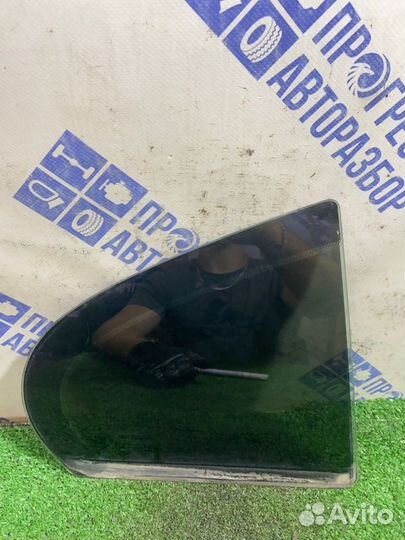 Стекло двери заднее правое Renault Fluence седан