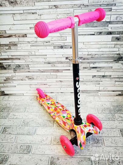 Детский самокат трехколёсный