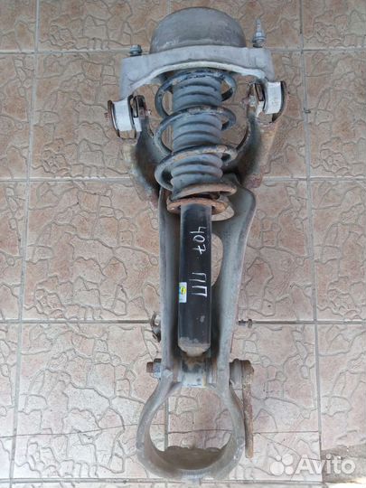 Передняя правая стойка на пежо 407 2.0