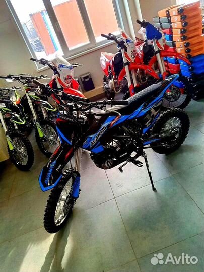 Pitbike Avantis H12 Basic: 17/14 колеса, японские запчасти, для начинающих