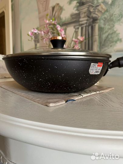 Сковорода WOK