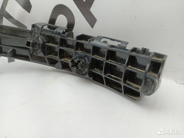 Крепление заднего бампера правое Lexus Rx3