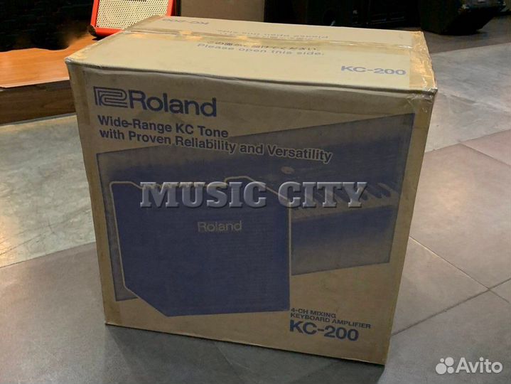 Roland KC-200 клавишный комбо