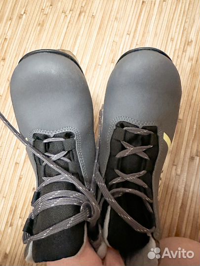 Лыжные ботинки 34 крепление nnn