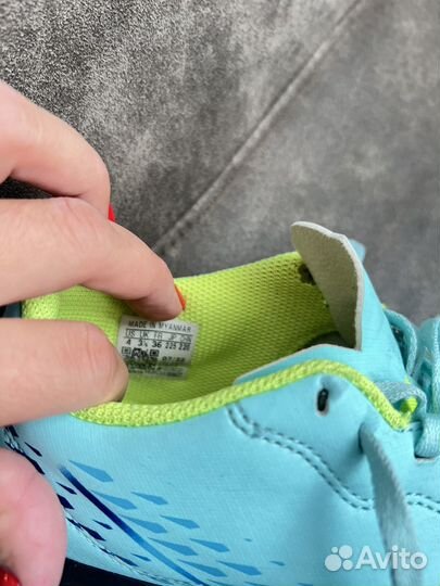 Кроссовки для футбола