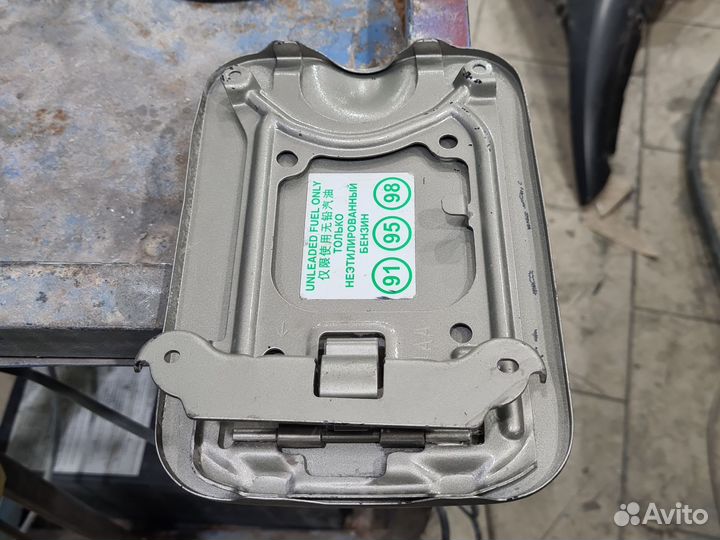 Лючок бензобака nissan almera G15