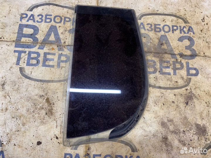 Стекло заднее глухое Фабиа 2