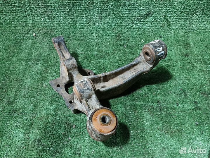 Кулак задний правый Toyota Camry XV40 (2006—2009)