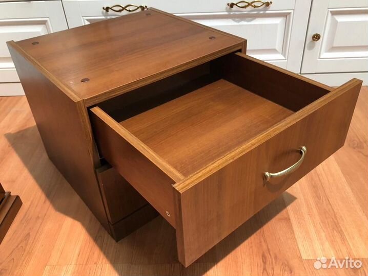 Тумба с выдвижными ящиками лдсп