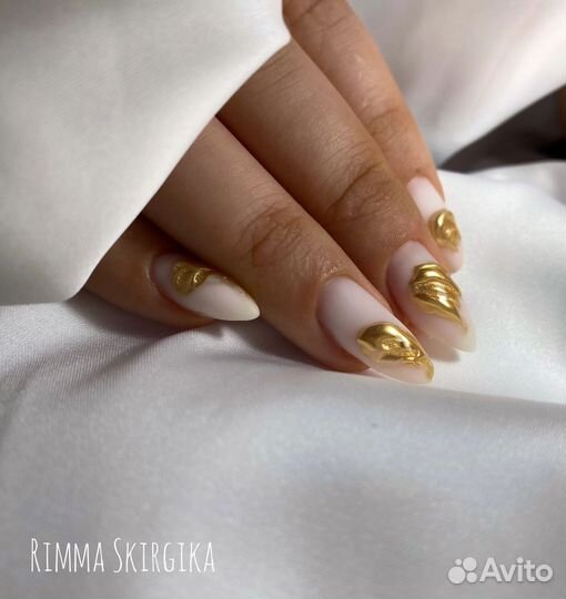 Модель на маникюр
