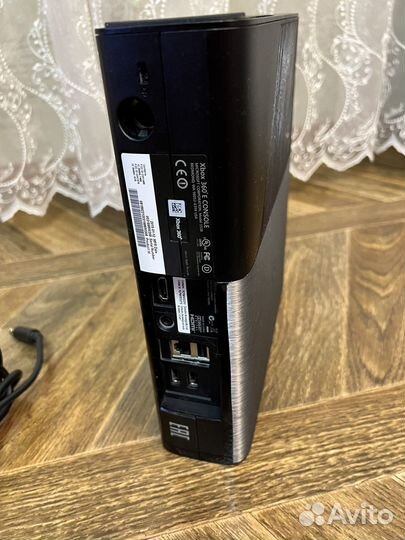 XBox 360E 500 Gb + кинект и 2 диска