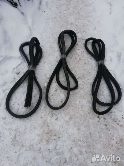 Уплотнитель Нива Шевроле