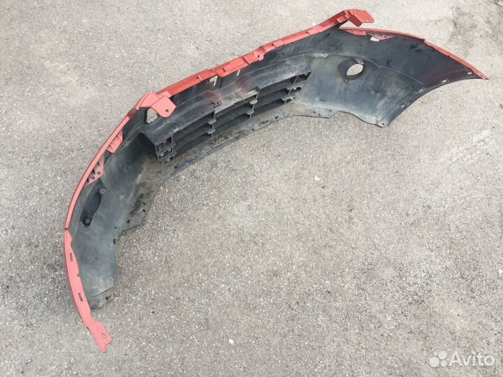 Бампер передний Nissan Qashqai красный 2007