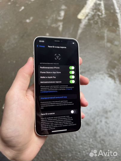 iPhone 12, 64 ГБ