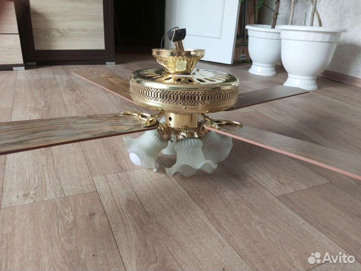 Люстра вентилятор