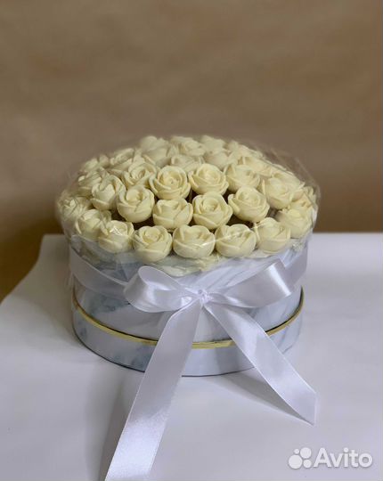 Сладкий подарок девушке