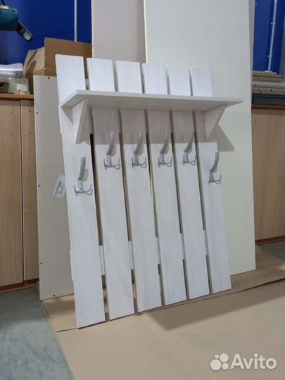 Вешалка в прихожую