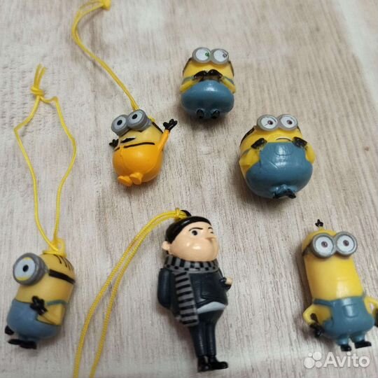 Игрушки из Киндер Сюрприза миньоны
