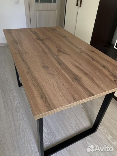 Стол в стиле лофт