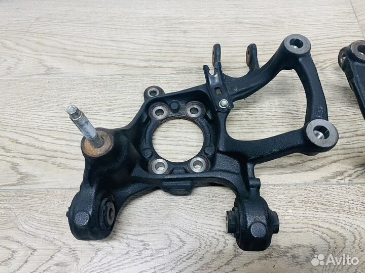 Цапфа задняя правая Mazda 3 BM / BN