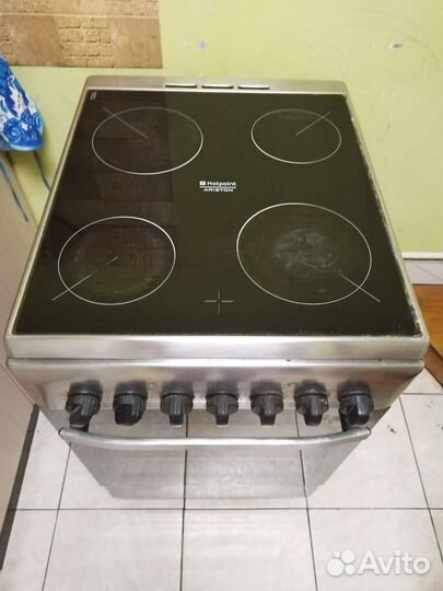 Плита Hotpoint-Ariston H5VSH2A (X)