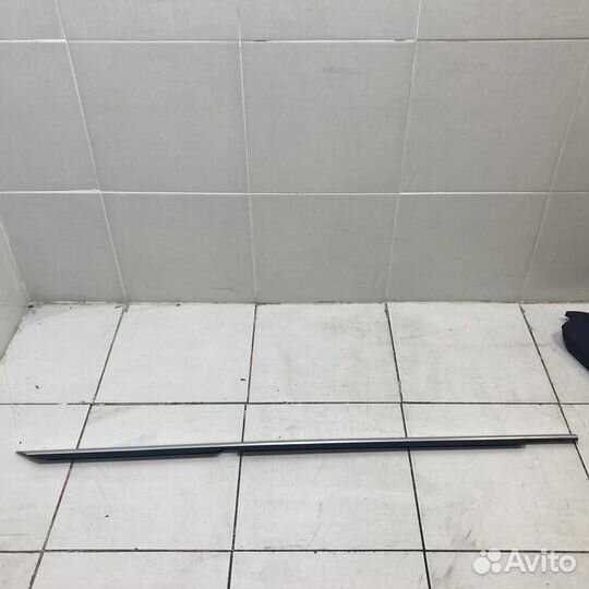 Молдинг задней левой двери Mercedes-Benz M-Class M