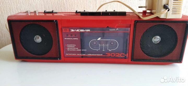 Кассетный магнитофон