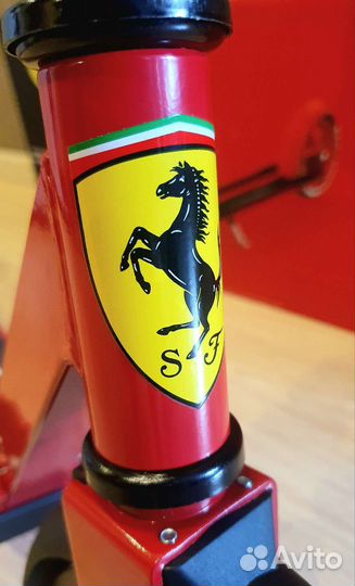 Самокат Ferrari новый