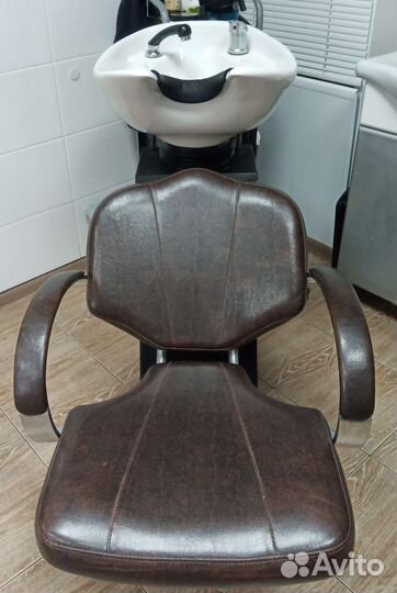 Мойка с креслом для парикмахерской