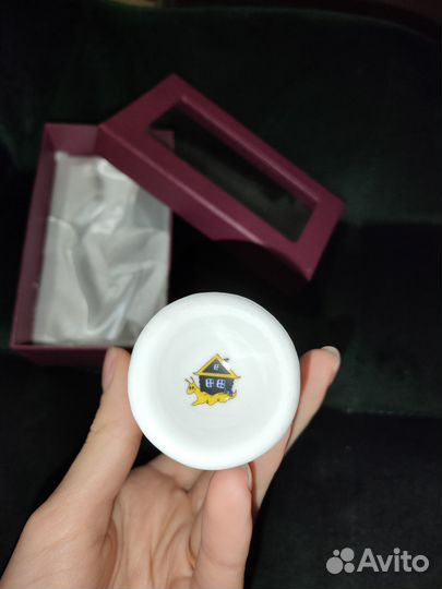 Фарфоровая ваза-статуэтка