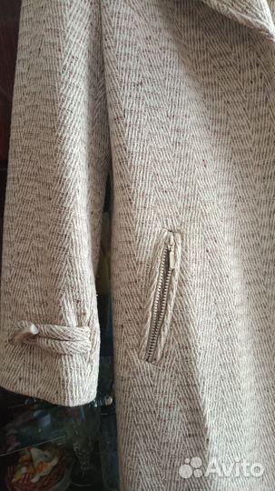 Пальто женское бежевое демисезон, 50р
