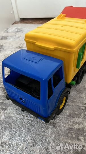 Машина грузовик игрушечная