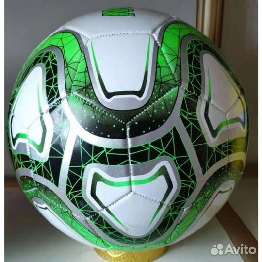 Футбольный мяч