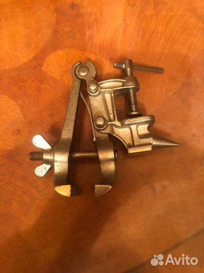 Тиски с наковальней Новые