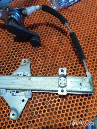 Стеклоподъемник задний левый Chevrolet Aveo т250