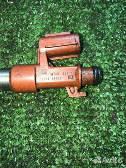 Топливная форсунка Lexus Ls600H UVF46 2urfse