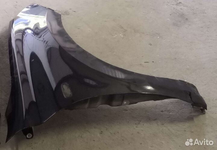 Продам переднее правое крыло на Ладу Гранту